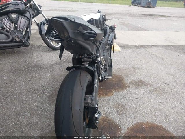 2021 YAMAHA YZFR1 6