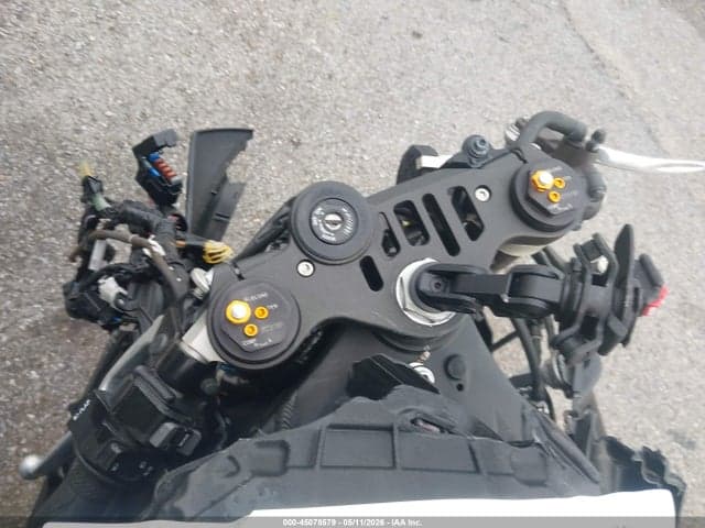 2021 YAMAHA YZFR1 7