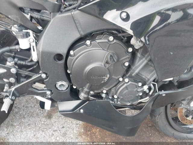 2021 YAMAHA YZFR1 8