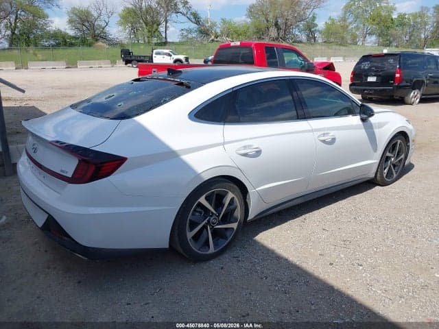 2022 HYUNDAI SONATA SEL PLUS 4