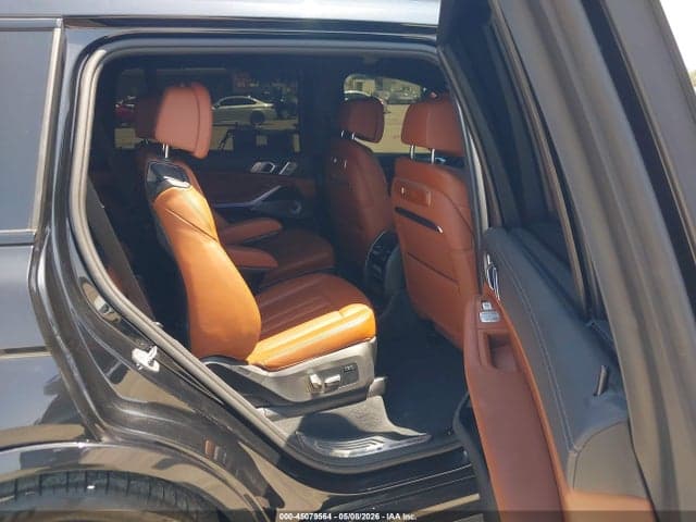 2025 BMW X7 M60I 8