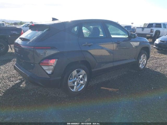 2025 HYUNDAI KONA SE 4