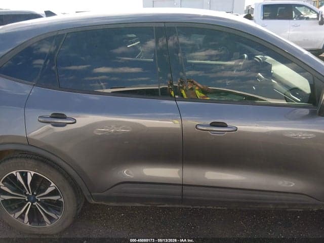 2021 FORD ESCAPE SE 13