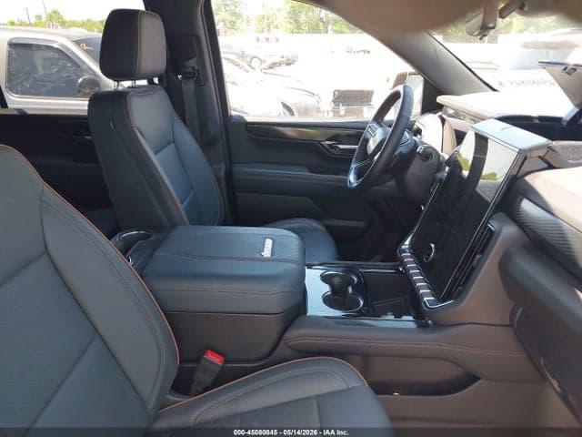 2025 GMC YUKON XL 4WD AT4 5