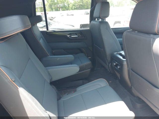 2025 GMC YUKON XL 4WD AT4 8