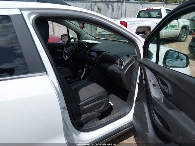 2019 CHEVROLET TRAX LT 5