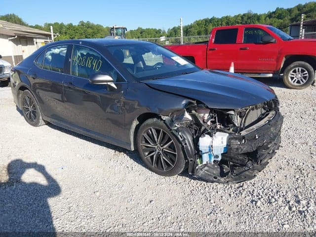 2021 TOYOTA CAMRY SE - 1