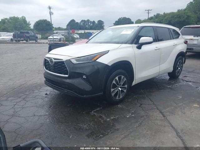 2021 TOYOTA HIGHLANDER XLE 2
