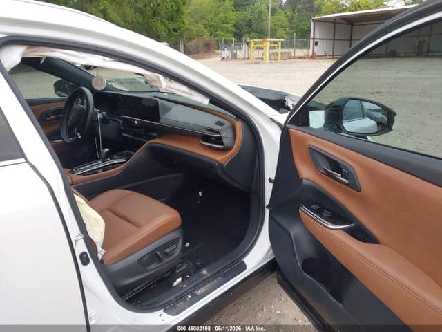 2025 TOYOTA CROWN SIGNIA XLE 5
