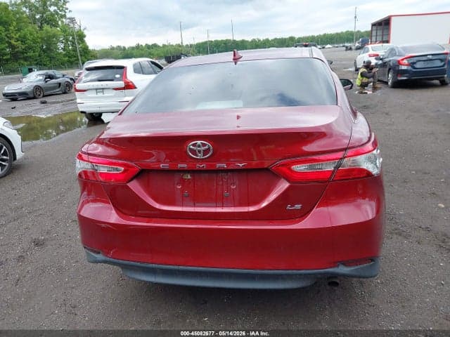 2019 TOYOTA CAMRY LE 17