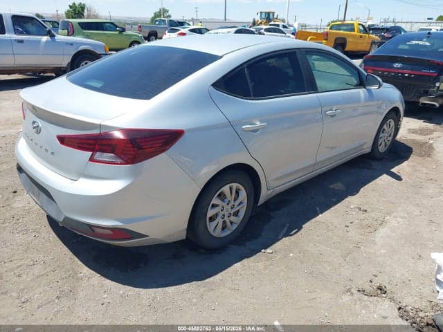 2019 HYUNDAI ELANTRA SE 4