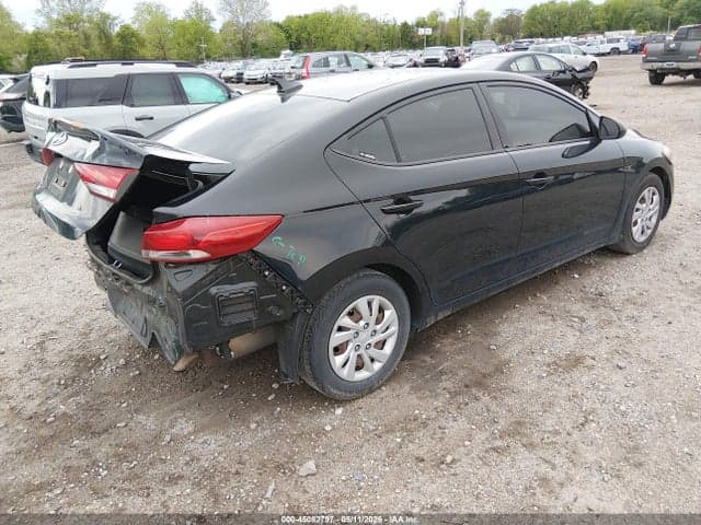 2018 HYUNDAI ELANTRA SE 4