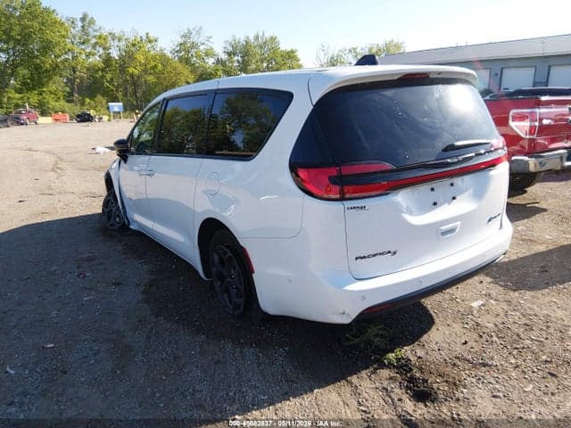 2023 CHRYSLER PACIFICA HYBRID LIMITED 3