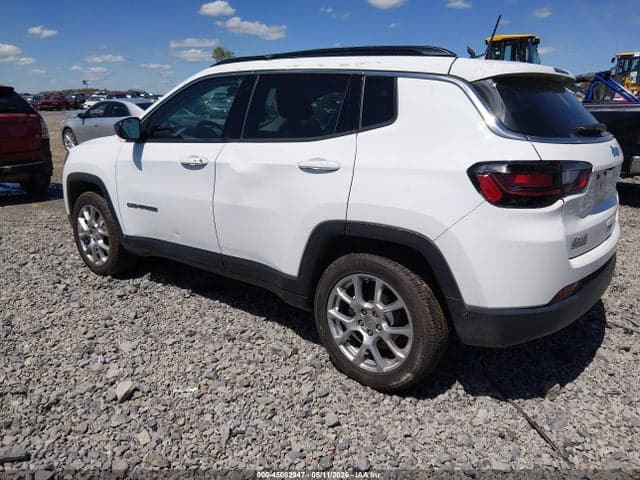 2022 JEEP COMPASS LATITUDE LUX 4X4 3