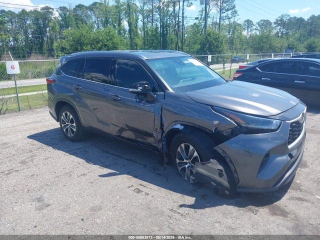 2021 TOYOTA HIGHLANDER XLE 1