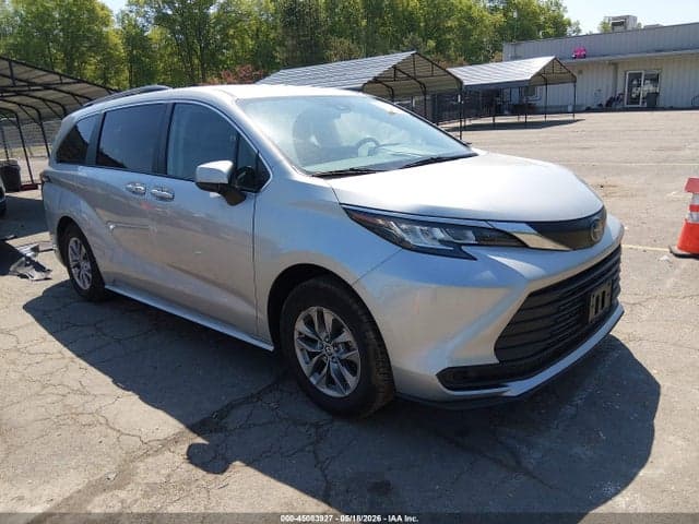 2022 TOYOTA SIENNA LE