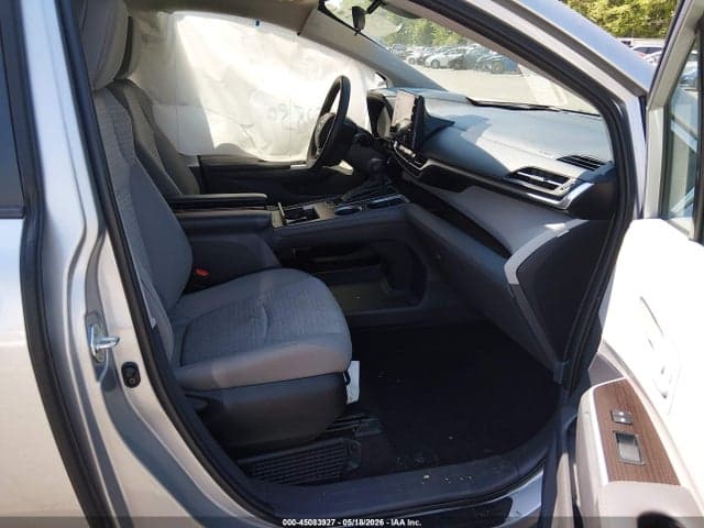 2022 TOYOTA SIENNA LE 5