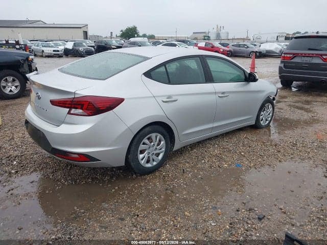 2020 HYUNDAI ELANTRA SE 4