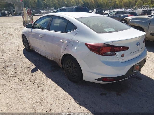 2020 HYUNDAI ELANTRA SE 3