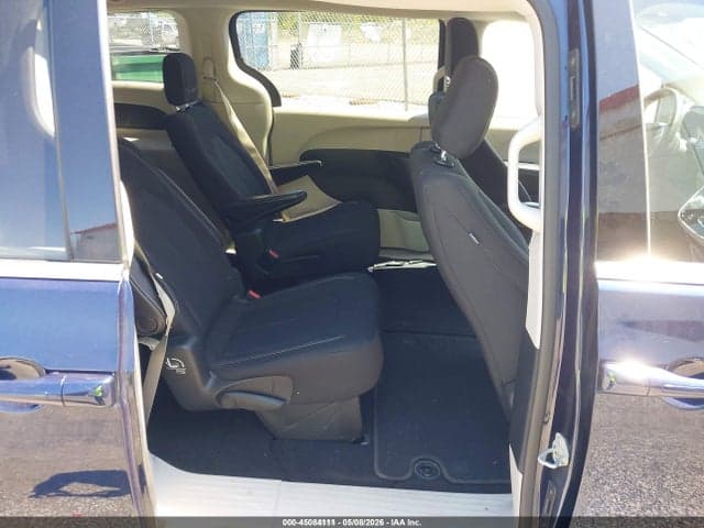 2020 CHRYSLER VOYAGER LX 8