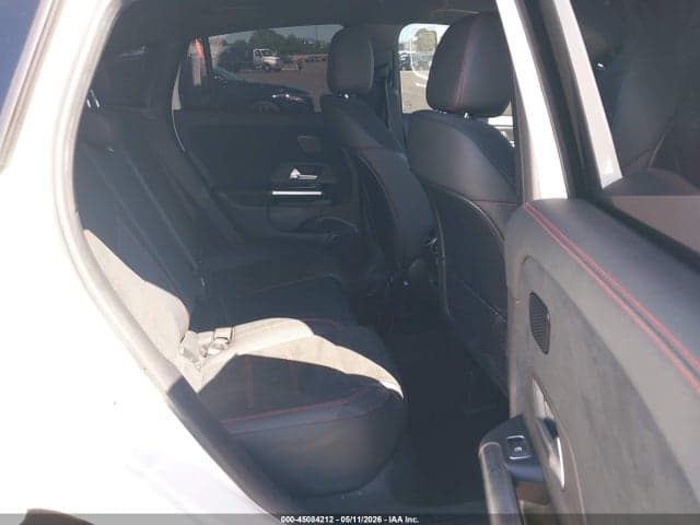 2025 MERCEDES-BENZ GLA 250 4MATIC 8