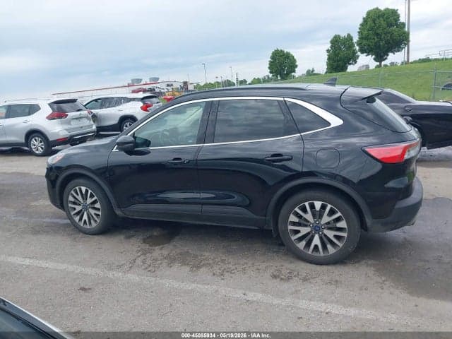 2020 FORD ESCAPE TITANIUM 14