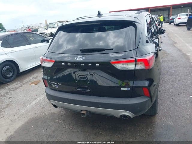 2020 FORD ESCAPE TITANIUM 16