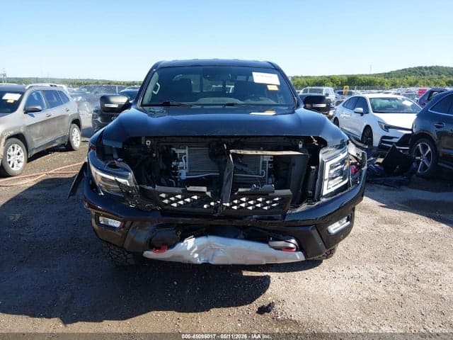 2022 NISSAN TITAN PRO-4X 4X4 12