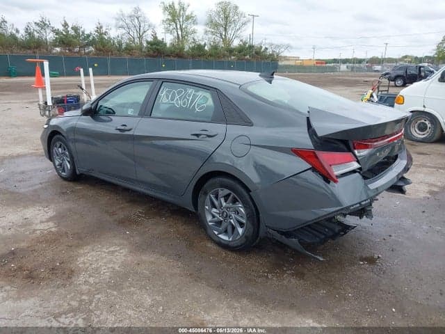 2024 HYUNDAI ELANTRA SEL 3