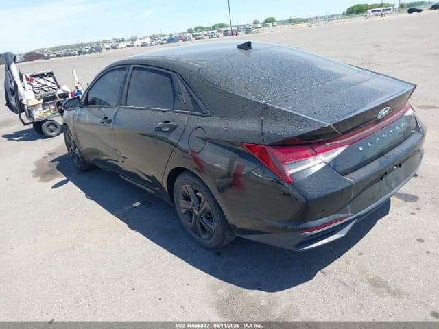2021 HYUNDAI ELANTRA SEL 3