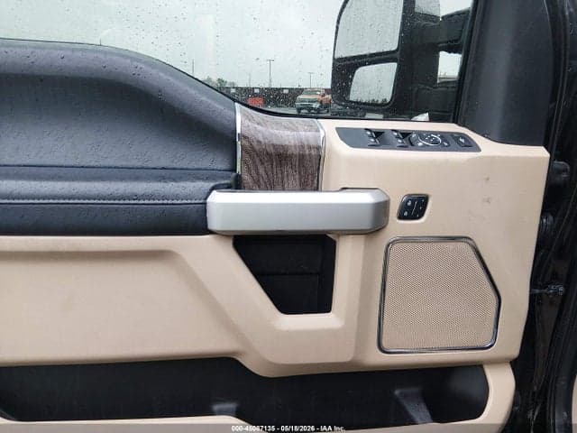 2017 FORD F-350 LARIAT 18