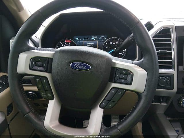 2017 FORD F-350 LARIAT 19