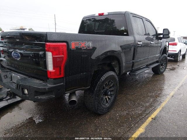 2017 FORD F-350 LARIAT 4