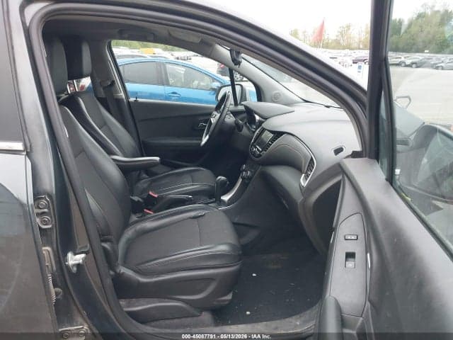 2020 CHEVROLET TRAX AWD LT 5