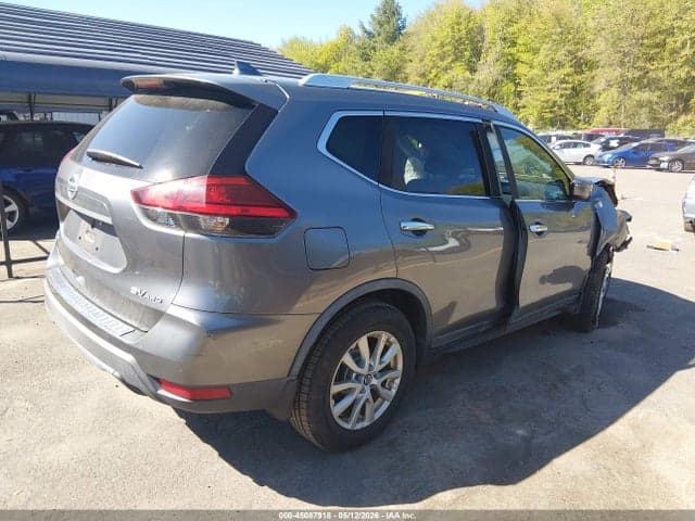 2017 NISSAN ROGUE SV 4