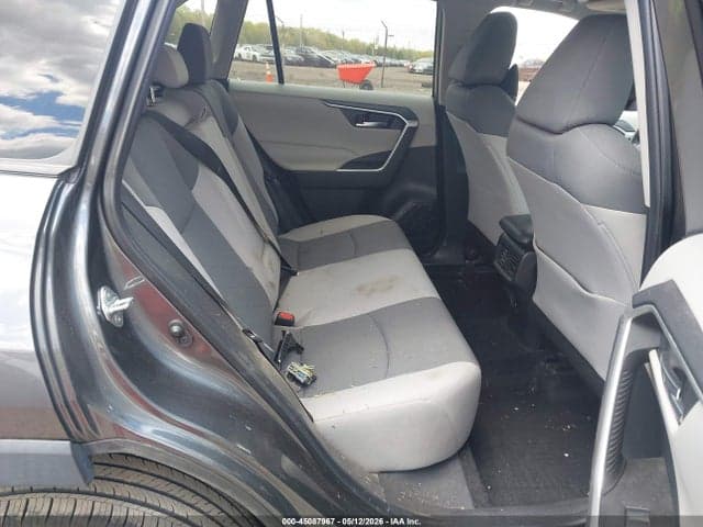 2021 TOYOTA RAV4 XLE 8
