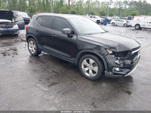 2020 VOLVO XC40 T4