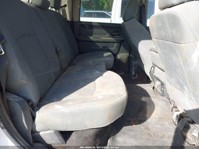 2017 RAM 3500 TRADESMAN 4X2 8' BOX 5