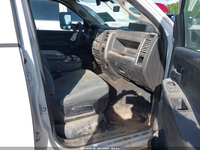 2017 RAM 3500 TRADESMAN 4X2 8' BOX 6