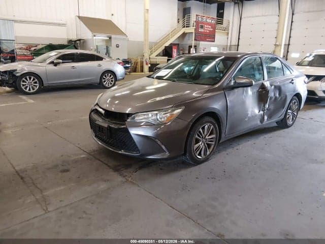 2017 TOYOTA CAMRY SE 2