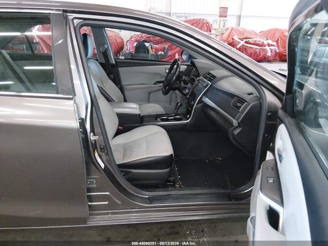 2017 TOYOTA CAMRY SE 5