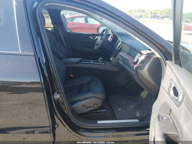 2024 VOLVO XC60 B5 PLUS DARK THEME 5