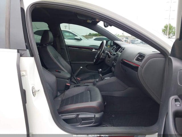 2017 VOLKSWAGEN JETTA GLI 5