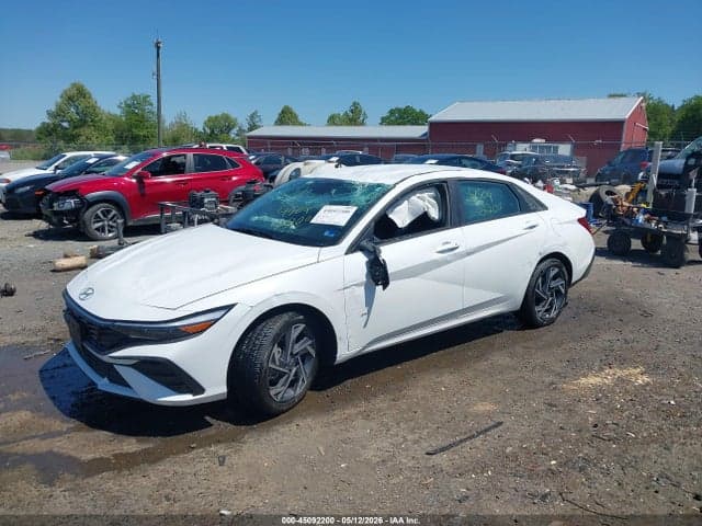 2025 HYUNDAI ELANTRA SEL SPORT 2