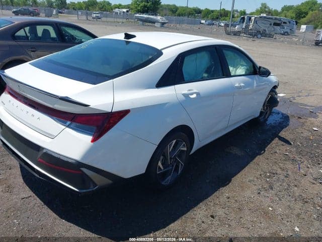 2025 HYUNDAI ELANTRA SEL SPORT 4