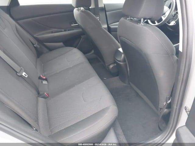 2021 HYUNDAI ELANTRA SE 8