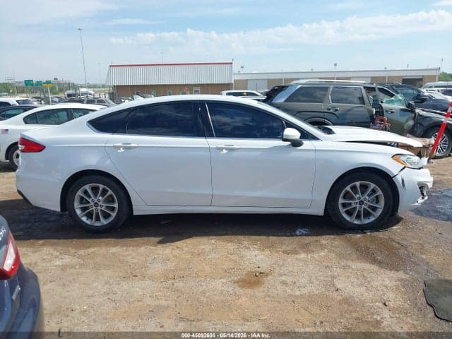 2019 FORD FUSION SE 13
