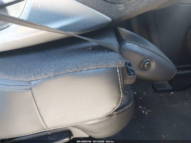 2017 FORD ESCAPE TITANIUM 8