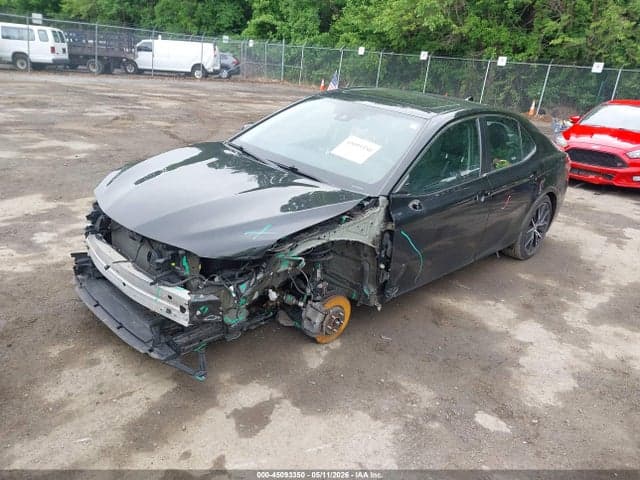2021 TOYOTA CAMRY SE AWD 2