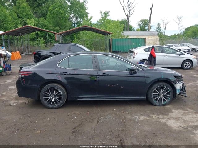 2021 TOYOTA CAMRY SE AWD 14